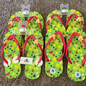 🍒 🍍 🍊 Disney fruits flip flops NWT 🍊🍍 🍒